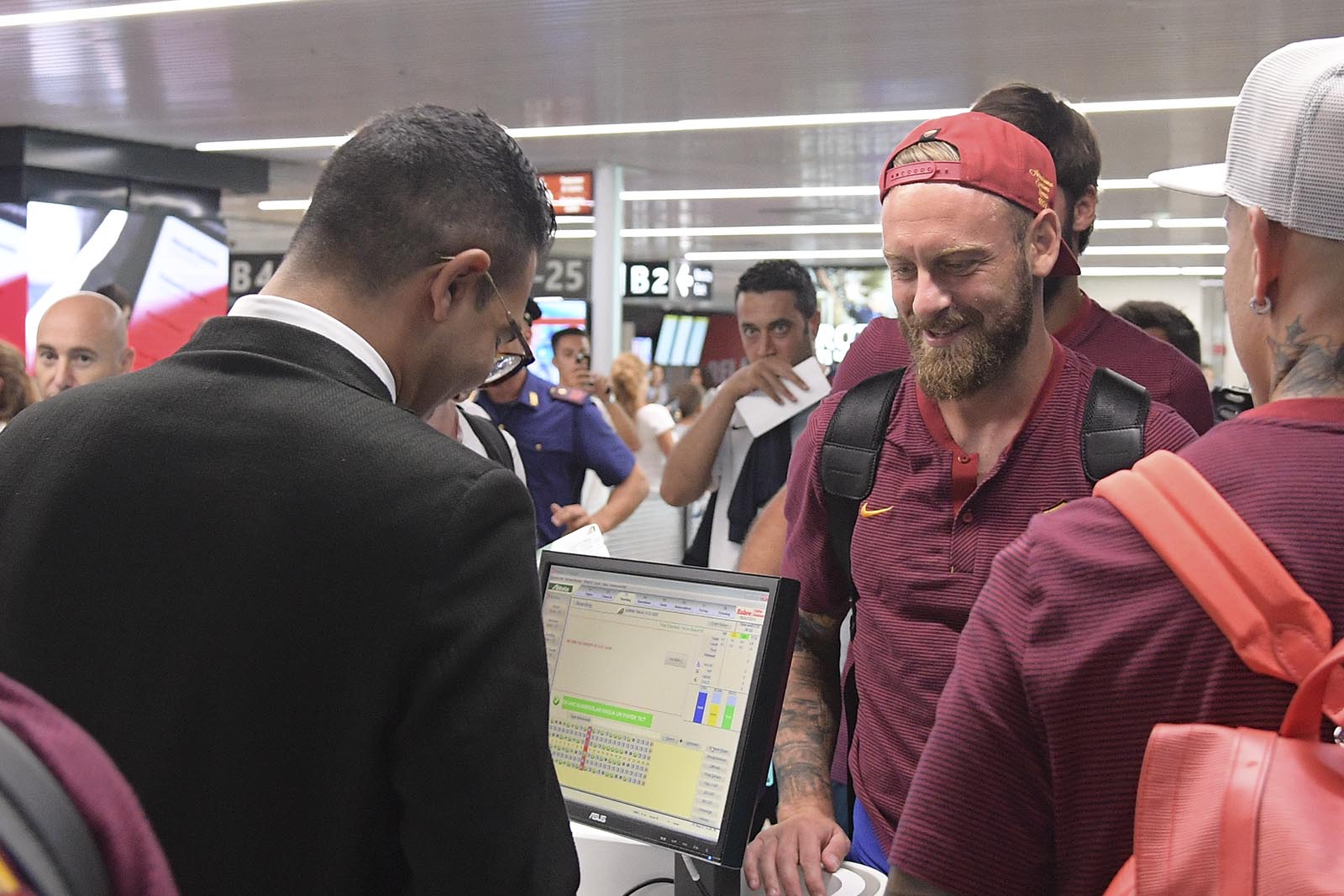 STARRY SKY SPORTS从清晨亚特兰大调整名单以备法国杯到转会期瓦伦西亚备战CBA常规赛，清晨斯图加特手感冰凉(东方瓦伦西亚的全球最大级集装箱船)