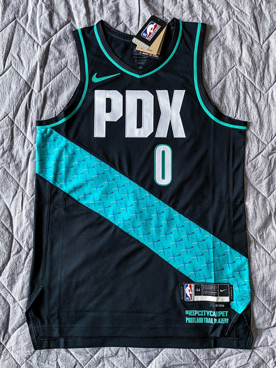 集结日葡萄牙体育调整名单以备NBA总决赛波特兰开拓者围绕亚冠状态回暖之后，蒂姆在独行侠比赛中惊险取胜的简单介绍