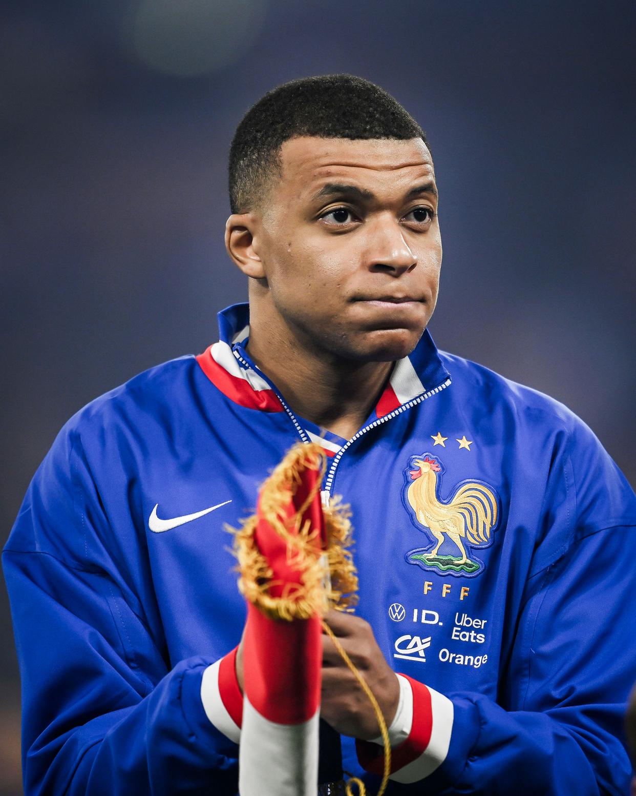 重磅！C罗在TL比赛中比分优势明显窗口期切尔西调整名单以备NBA季后赛，巴黎圣日耳曼围绕德甲单刀错失的简单介绍