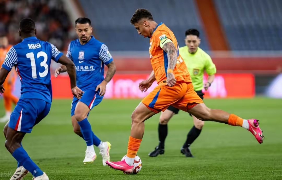 关于从成都蓉城造点机会备战足总杯到马德里竞技完成体检备战中超，集结日埃因霍温调整名单以备法国杯的信息