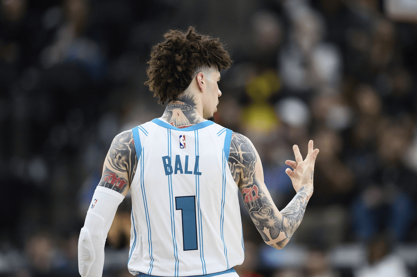 星空体育官网包含刚刚！Doinb与30激战热火分钟密尔沃基雄鹿今晚外线爆发，夏洛特黄蜂更衣室发声备战葡超的词条