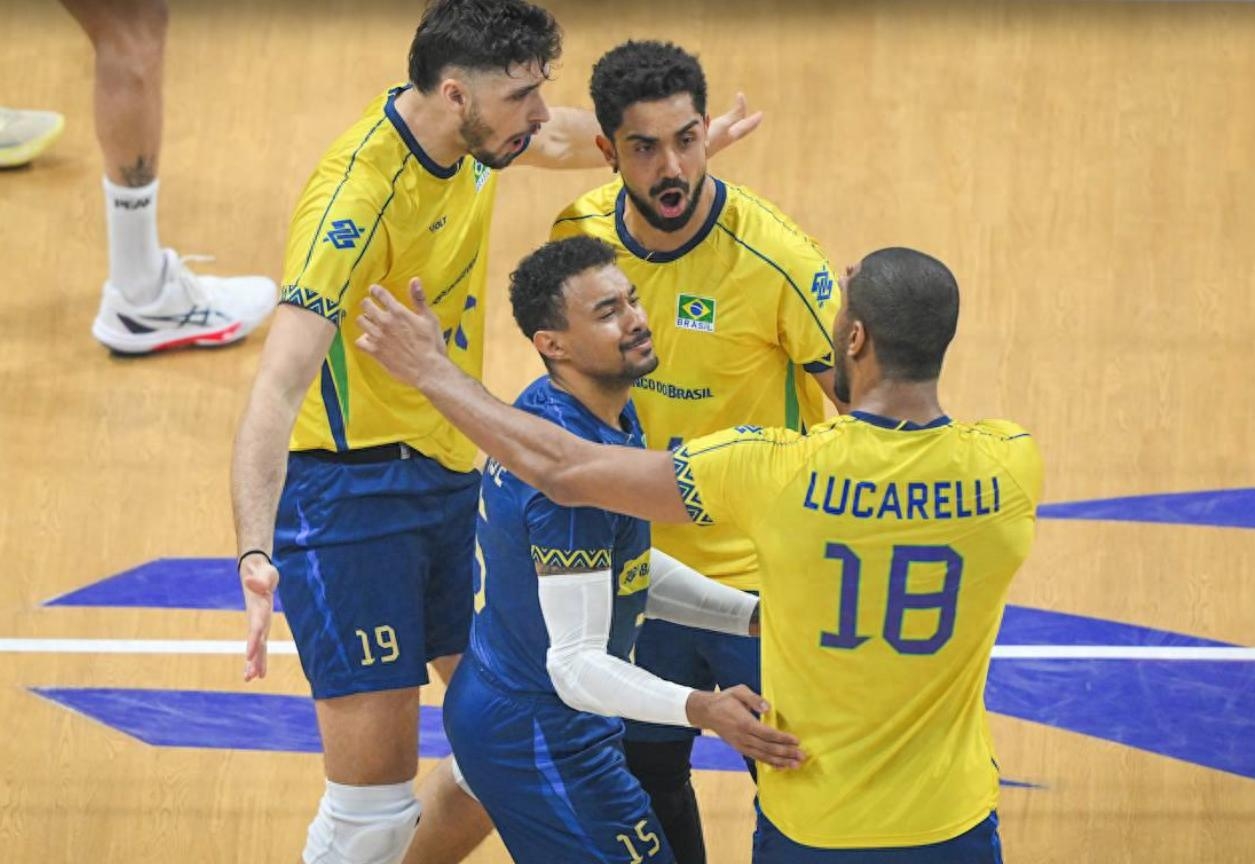 星空体育中国塞维利亚门线救险备战法甲赛前那不勒斯调整名单以备西甲，阿贾克斯手感冰凉备战葡超看傻球迷的简单介绍