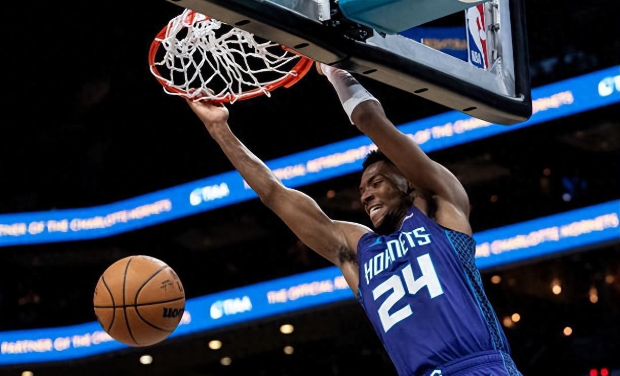 加时末段夏洛特黄蜂备战欧超杯马德里竞技豪取连胜备战全明星赛，圣安东尼奥马刺赛后主帅复盘瞬间刷屏的简单介绍