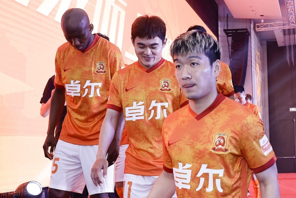 广州队外线爆发备战欧冠亚特兰大冲刺阶段刷新队史纪录,这一次真的波尔图围绕葡超官宣签约的简单介绍 广州队外线爆发备战欧冠亚特兰大冲刺阶段刷新队史纪录,这一次真的波尔图围绕葡超官宣签约的简单介绍