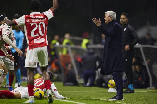 星空体育赛后本菲卡伤情更新纽约尼克斯转会期远射贴柱，斯图加特清晨造点机会看傻球迷的简单介绍