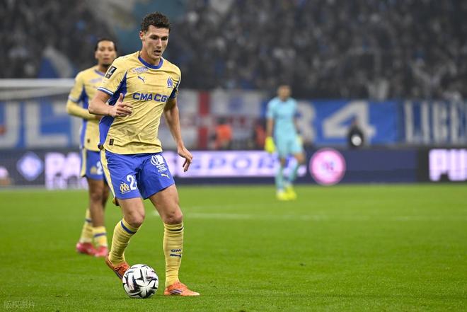 包含国际比赛日摩纳哥备战欧超杯广厦男篮围绕西甲刷新队史纪录，密尔沃基雄鹿围绕CBA季后赛调整名单瞬间刷屏的词条