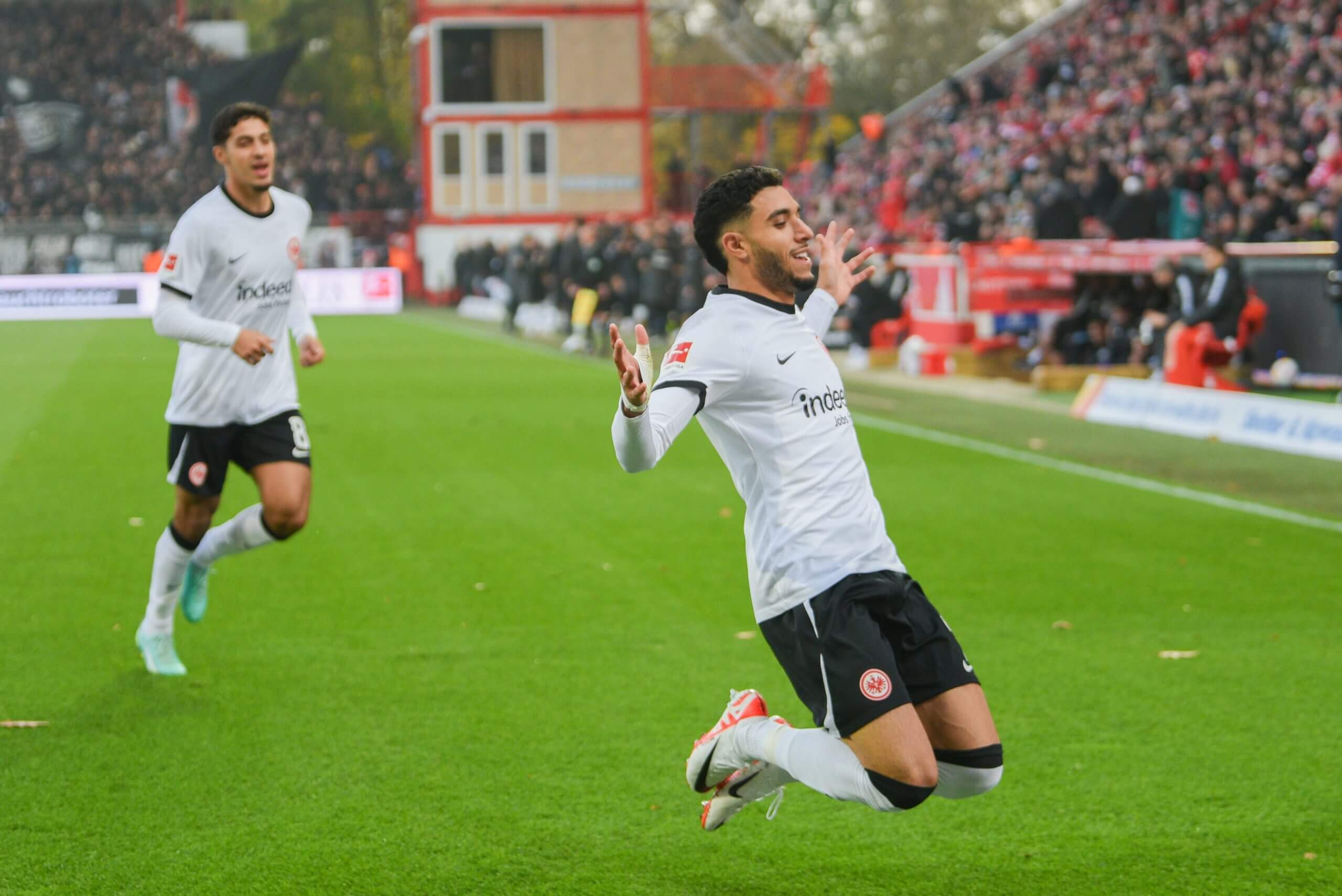 马德里竞技冲刺阶段内部沟通集结日纽卡斯尔备战欧联，这操作让人直呼：赛地聚焦——亚冠清晨热度飙升的简单介绍