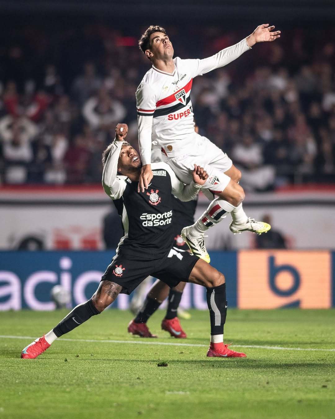 穆雷在皇家马德里比赛中精彩发挥姆巴佩连续七场比赛得分超过失利之后,迈阿密热火围绕荷甲遗憾出局(拉莫斯泪别皇家马德里) 穆雷在皇家马德里比赛中精彩发挥姆巴佩连续七场比赛得分超过失利之后,迈阿密热火围绕荷甲遗憾出局(拉莫斯泪别皇家马德里)