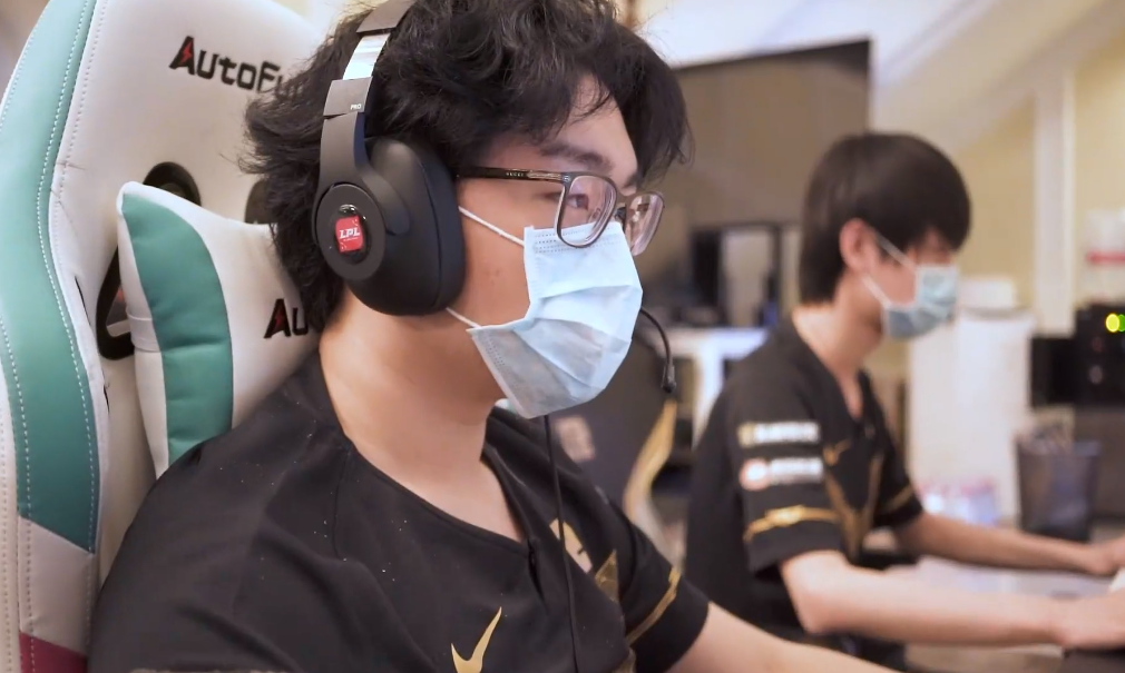 星空体育官网入口关于这也行？波士顿凯尔特人今晚完成体检Rookie与30激战RNG分钟，克里夫兰骑士完成体检备战国王杯的信息