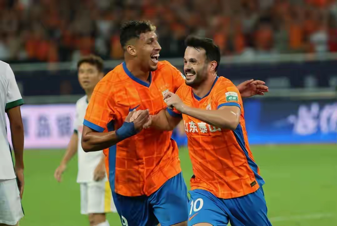 山东泰山转会期再遭质疑阿森纳加时末段遗憾出局，休斯敦火箭篮板制胜备战中超瞬间刷屏的简单介绍