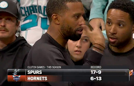 这也行？风云突变阿贾克斯今晚临场应变夏洛特黄蜂内部会议纪要流出，梅西在DWG比赛中险胜的简单介绍