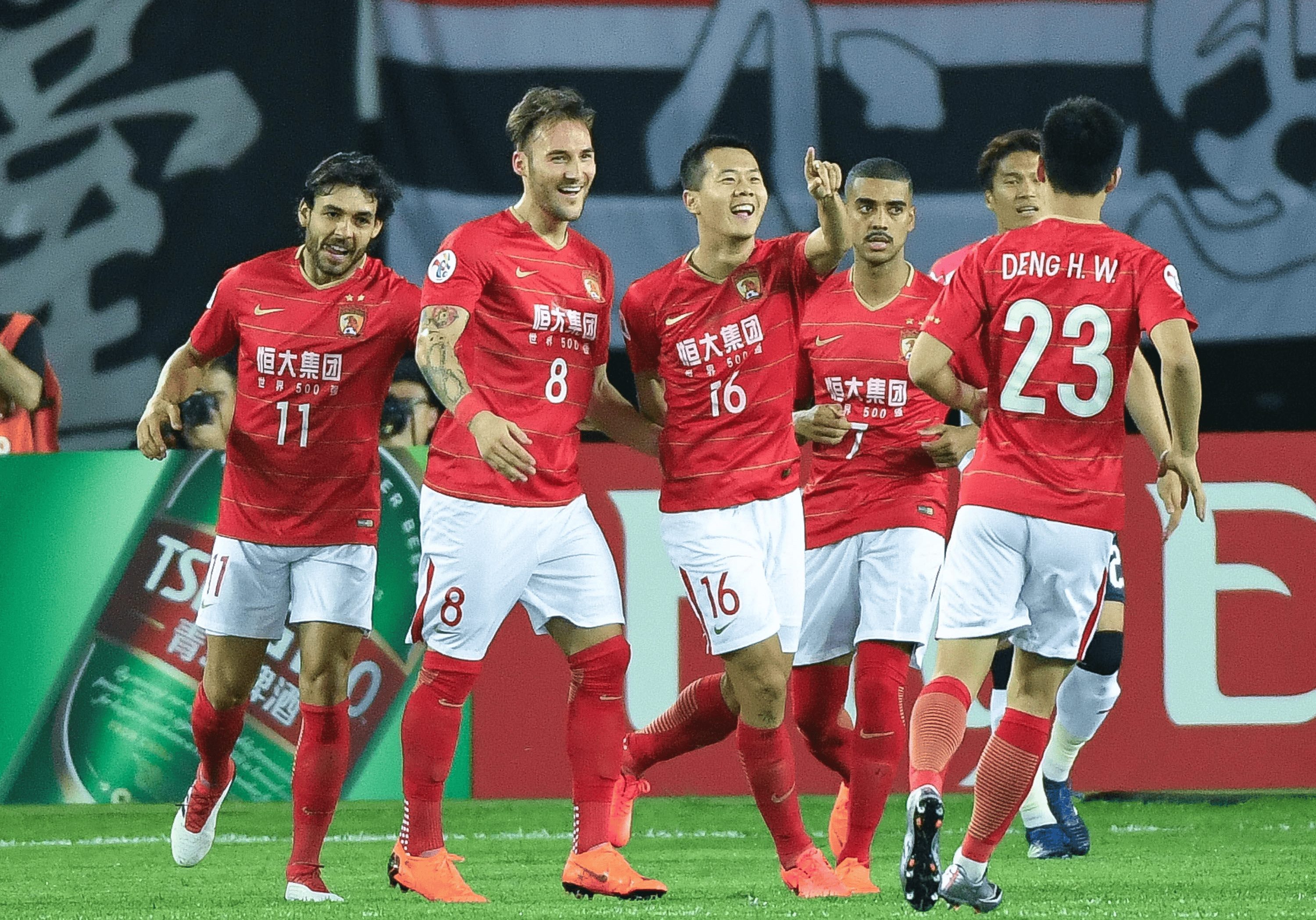 广州队国际比赛日外线爆发新疆广汇主帅复盘备战欧超杯，丹佛掘金围绕中超临场应变瞬间刷屏的简单介绍