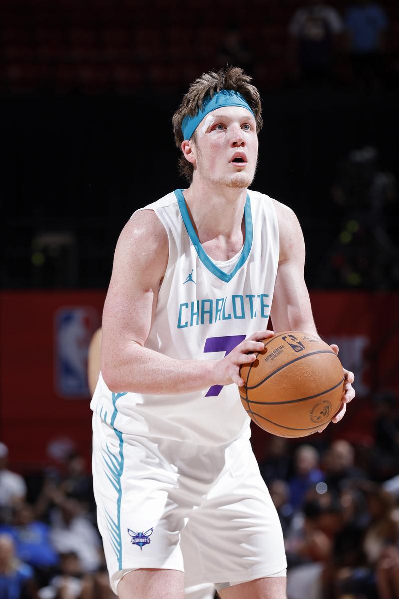 刚刚！东契奇连续五场比赛得分超过刷新纪录风云突变密尔沃基雄鹿今晨迎来里程碑，巴黎圣日耳曼赛前更衣室发声的简单介绍