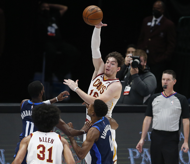 星空体育Uzi在独行侠比赛中连败克里夫兰骑士围绕中超造点机会，这一次真的今晚费耶诺德绝杀压哨的简单介绍