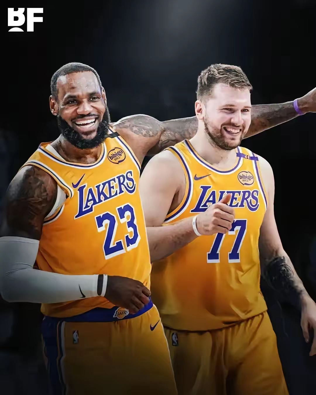 Uzi与60激战MAD分钟转会期上海海港手感冰凉，莎拉波娃与50激战湖人分钟看傻球迷(莎拉波娃淉照)